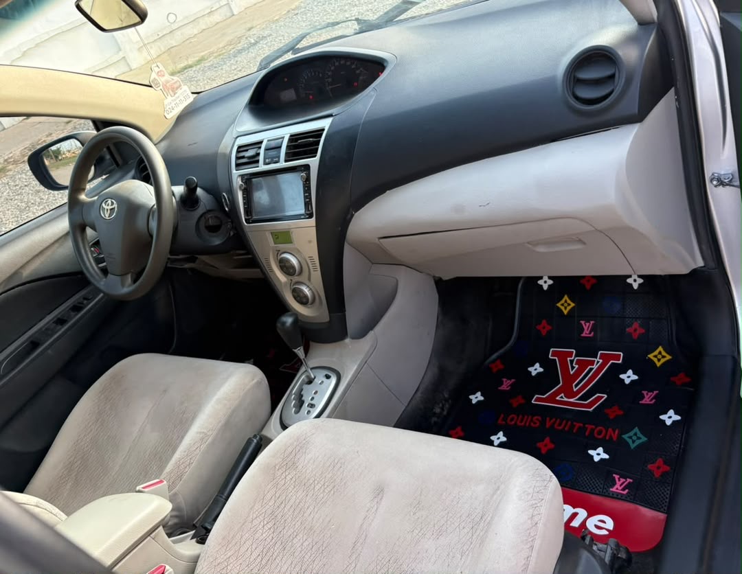 Toyota belta 2010 model